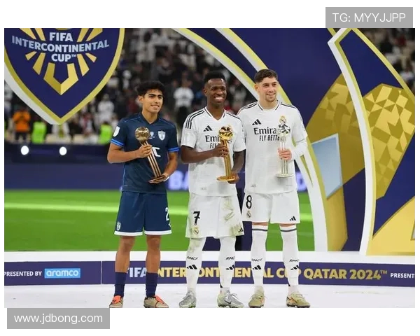 拜仁与皇马激战正酣最终结果揭晓引发球迷热议与期待