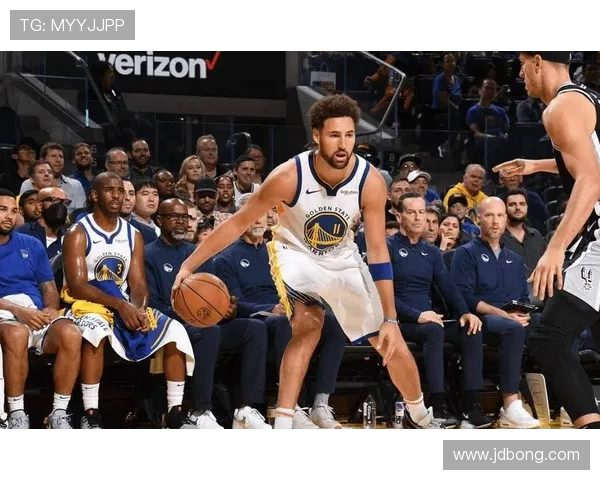 马刺与勇士2017季后赛第三场精彩对决回顾与分析 马刺与勇士2017季后赛第三场精彩对决回顾与分析