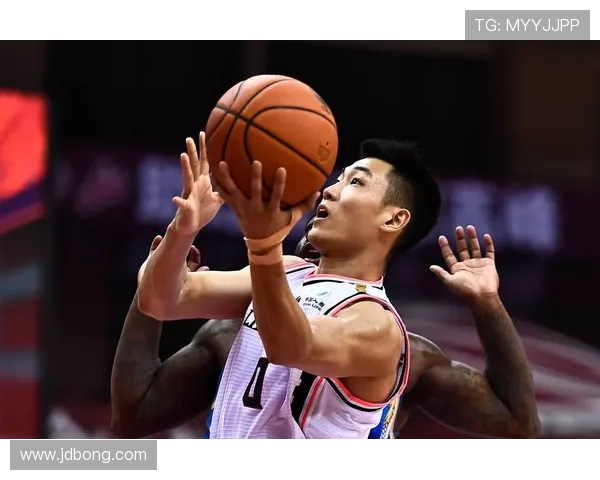 高诗岩：从年轻球员到篮球明星的蜕变之路与未来展望