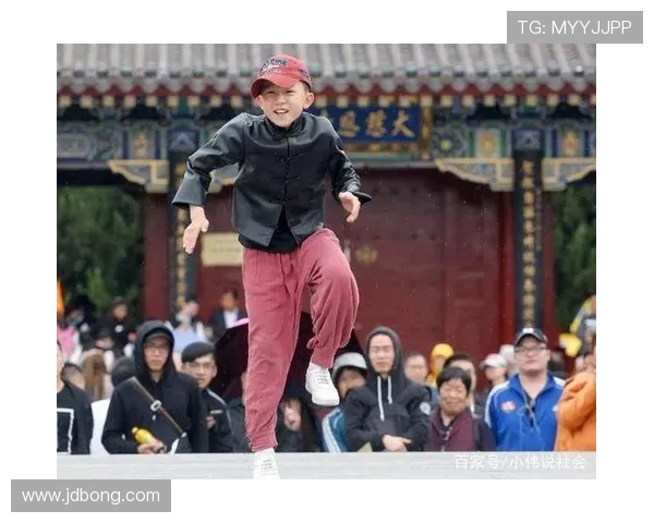 西安街舞队耐力之争引发热议舞者们的坚持与挑战 西安街舞队耐力之争引发热议舞者们的坚持与挑战