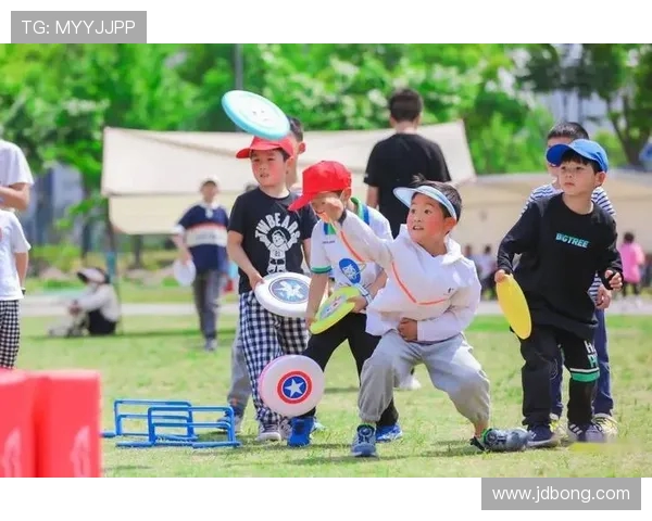 重庆飞盘队在极限运动嘉年华中的个人能力展现与精彩点评