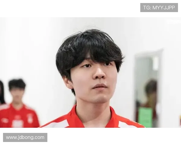 JDG战队在大师赛积分榜中以94分稳居第一名,表现引人瞩目 JDG战队在大师赛积分榜中以94分稳居第一名,表现引人瞩目