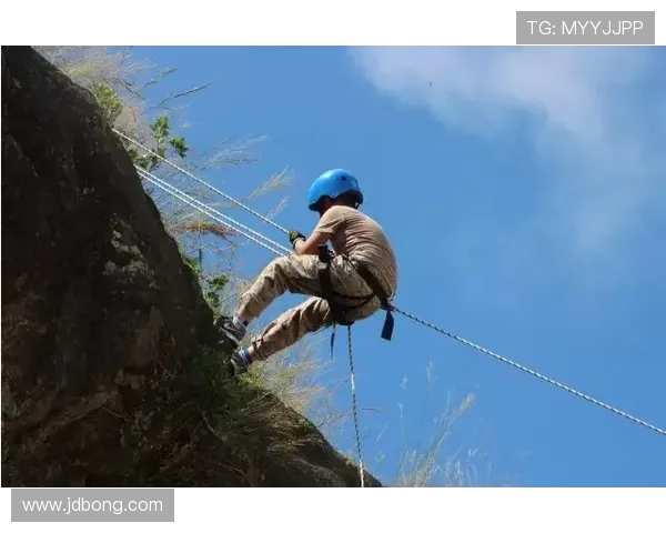 深圳攀岩队中路突破的成就与挑战分析